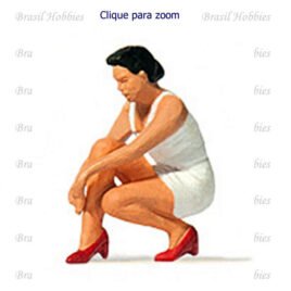 Figuras – Mulher Calçando os Sapatos – PRE-28228